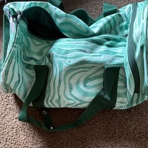 Green Swirl Pattern Tote Bag